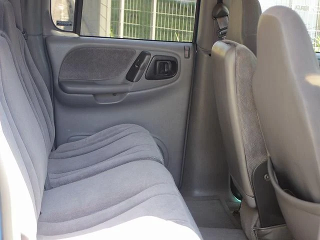 Dodge DAKOTA 25