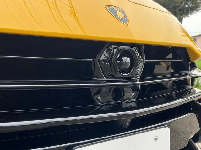 Lamborghini URUS 16