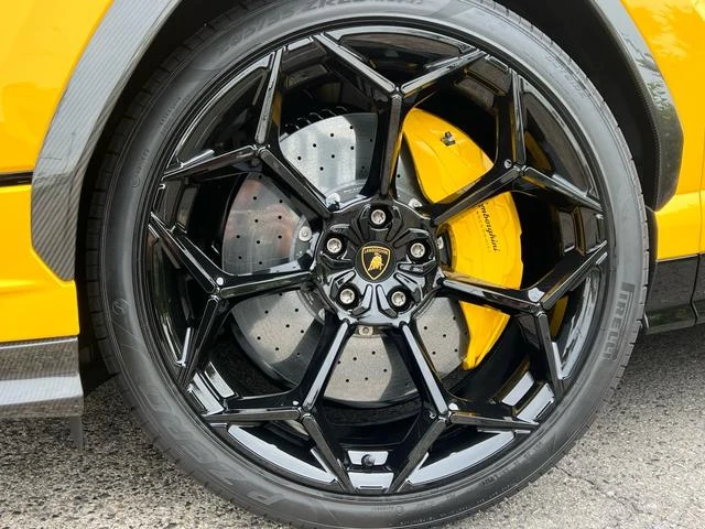 Lamborghini URUS 9
