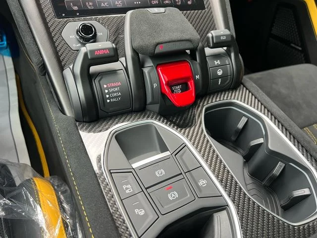 Lamborghini URUS 42