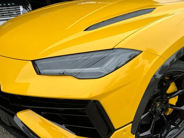 Lamborghini URUS 8