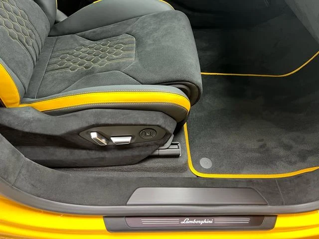 Lamborghini URUS 60