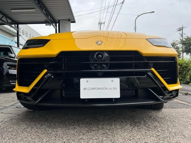 Lamborghini URUS 13