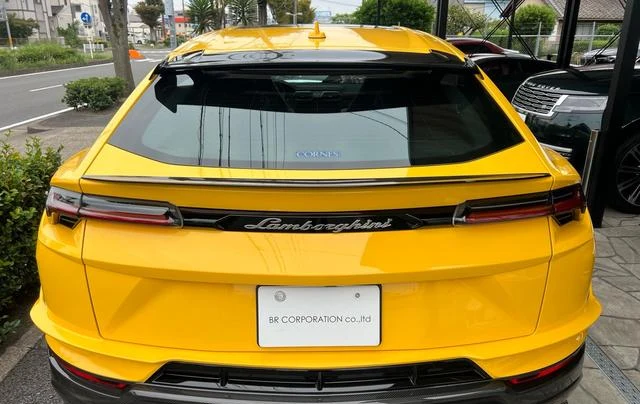 Lamborghini URUS 27