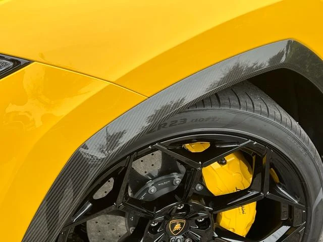 Lamborghini URUS 11