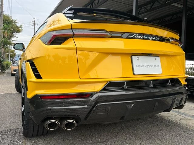 Lamborghini URUS 30