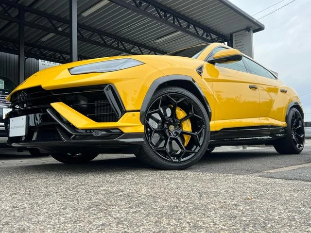 Lamborghini URUS 4