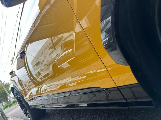 Lamborghini URUS 22