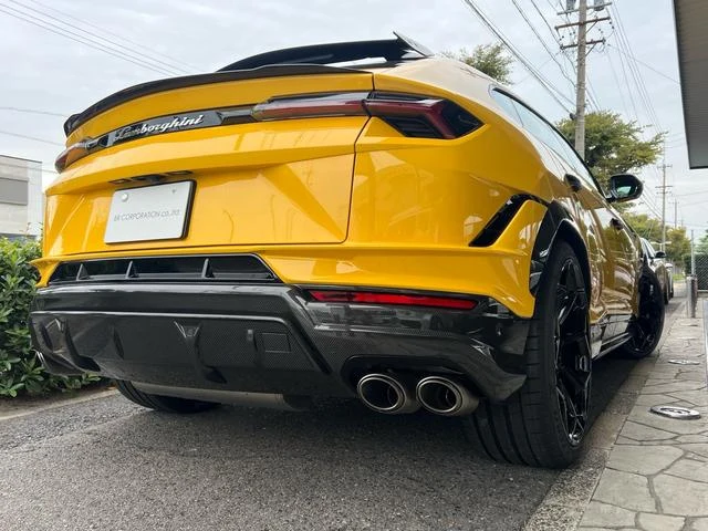Lamborghini URUS 25