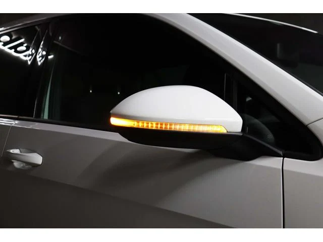 Volkswagen GOLF 12
