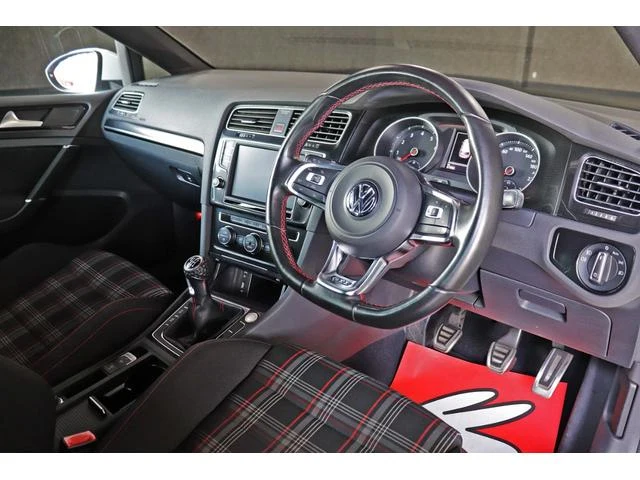 Volkswagen GOLF 5