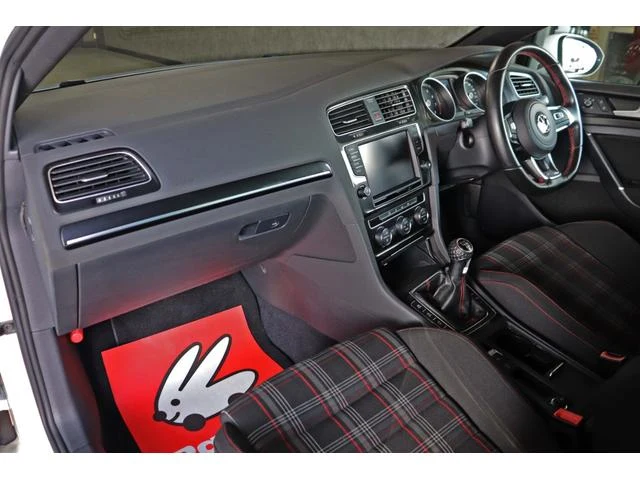 Volkswagen GOLF 28