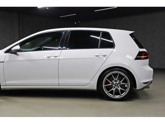 Volkswagen GOLF 42