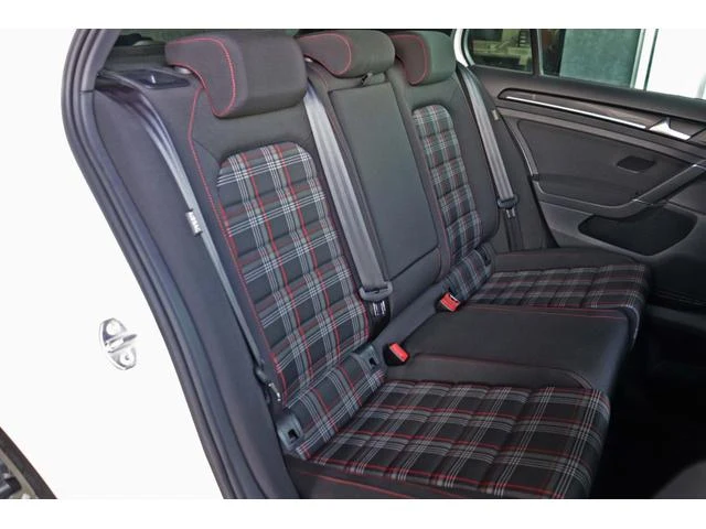 Volkswagen GOLF 32