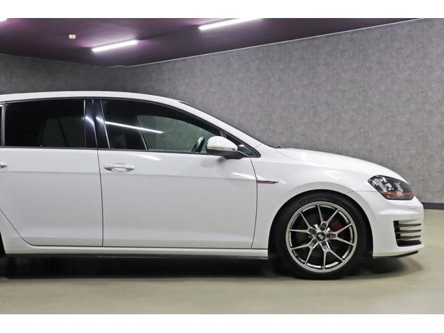 Volkswagen GOLF 40