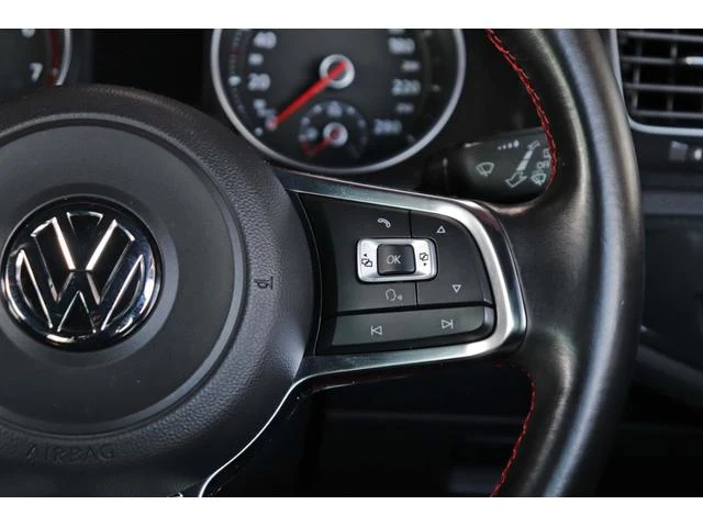 Volkswagen GOLF 27