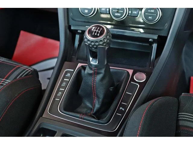 Volkswagen GOLF 29