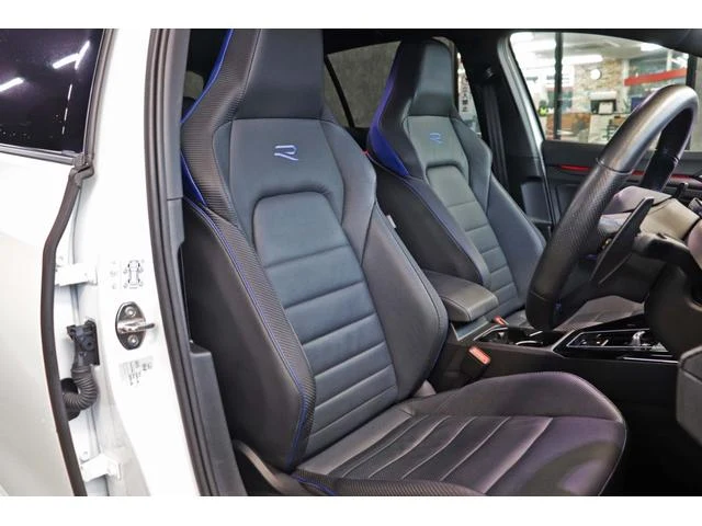 Volkswagen GOLF 32