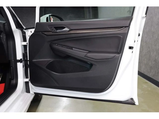 Volkswagen GOLF 24