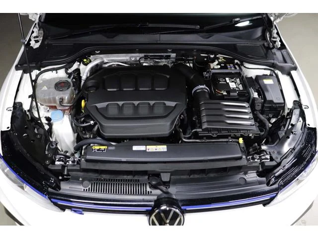 Volkswagen GOLF 8