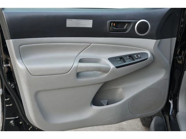 AMERICA TOYOTA TACOMA 34