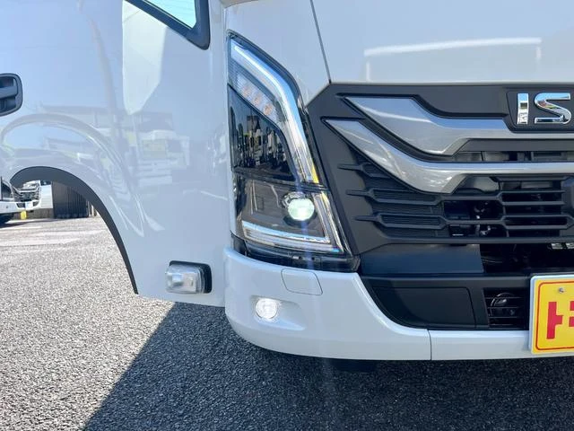 Isuzu ELF 31
