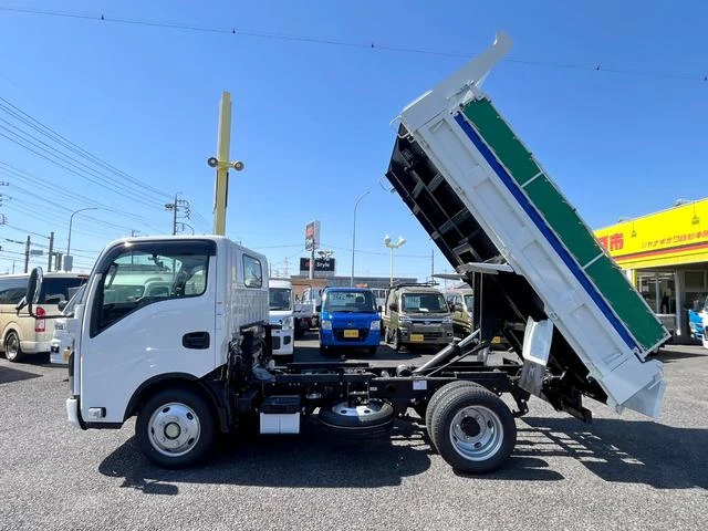 Isuzu ELF 12
