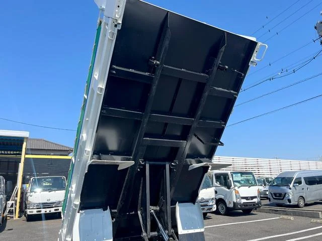 Isuzu ELF 15