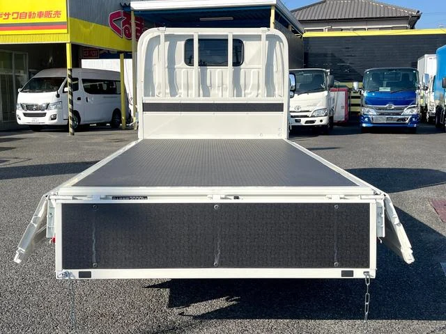 Hino DUTRO 9
