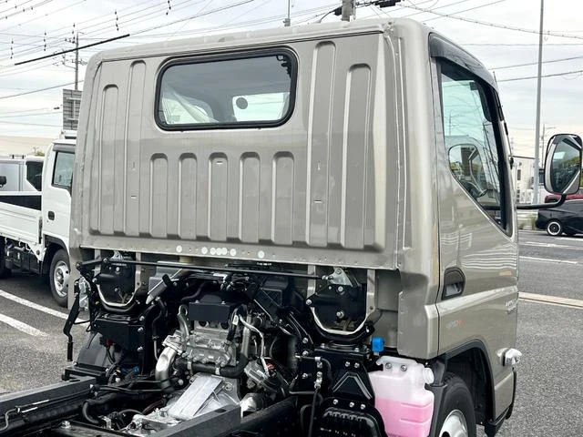 Mitsubishi Fuso CANTER 11