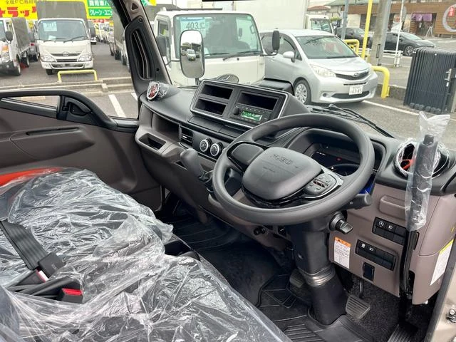 Mitsubishi Fuso CANTER 14