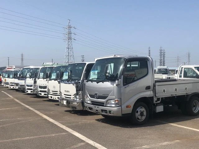 Mitsubishi Fuso CANTER 44