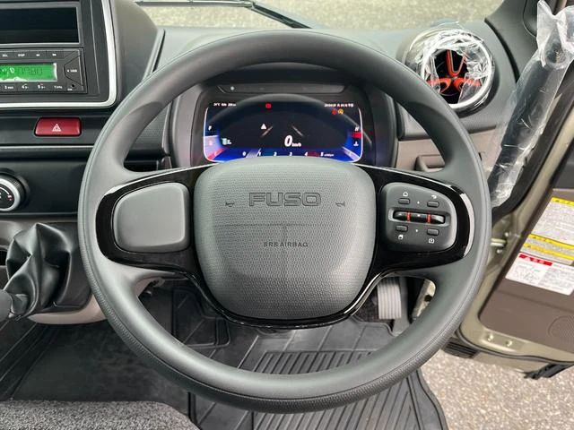 Mitsubishi Fuso CANTER 17