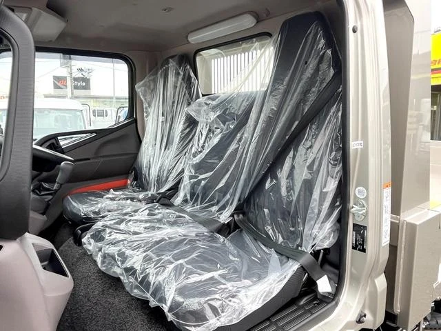 Mitsubishi Fuso CANTER 16