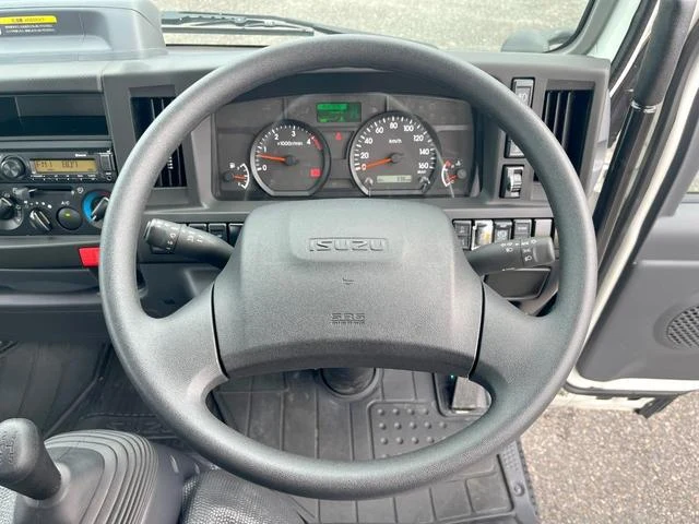 Isuzu ELF 16