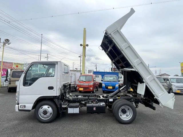 Isuzu ELF 8