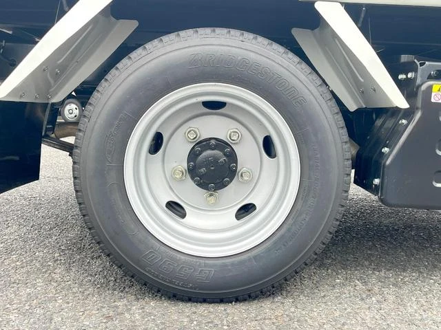 Isuzu ELF 38
