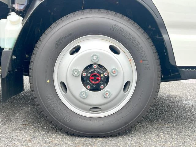 Isuzu ELF 35
