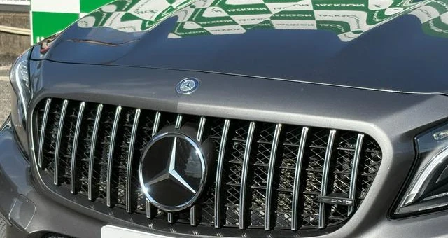 MERCEDES AMG GLA-CLASS 10