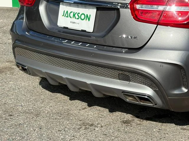 MERCEDES AMG GLA-CLASS 12