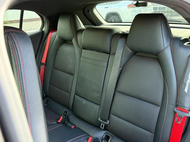 MERCEDES AMG GLA-CLASS 42