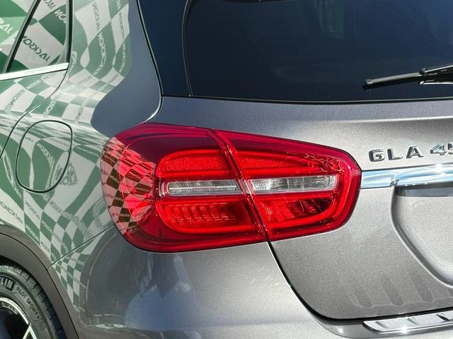MERCEDES AMG GLA-CLASS 8