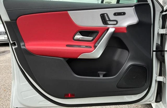MERCEDES AMG A-CLASS 33