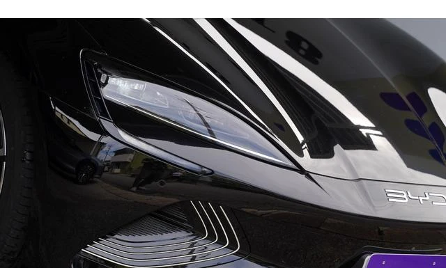 BYD SEAL 8