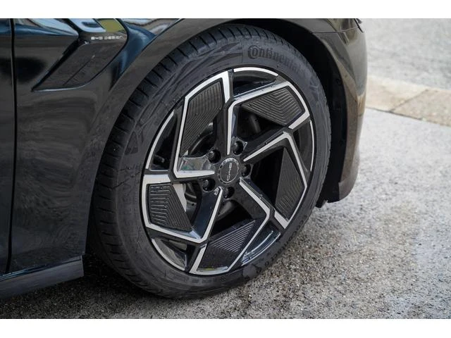 BYD SEAL 12