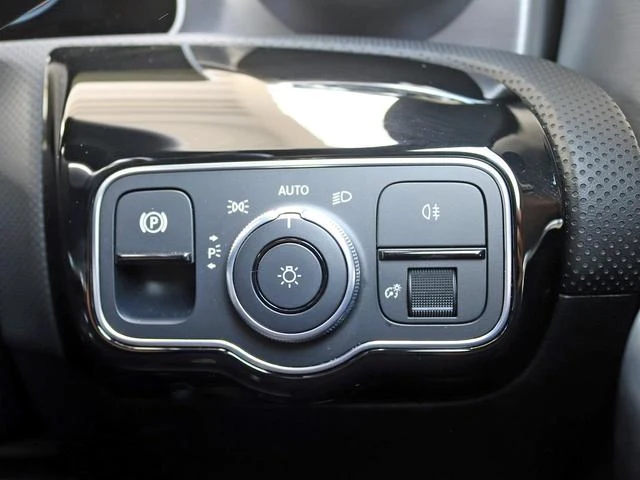 MERCEDES AMG CLA-CLASS 12