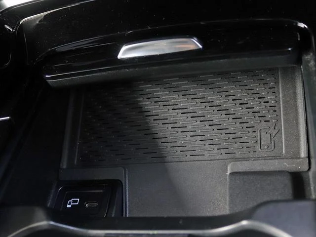 MERCEDES AMG CLA-CLASS 8