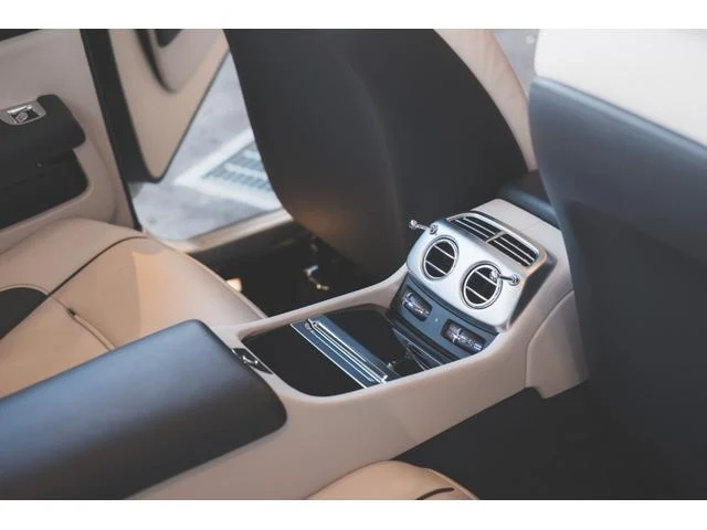 Rolls-Royce DAWN 54