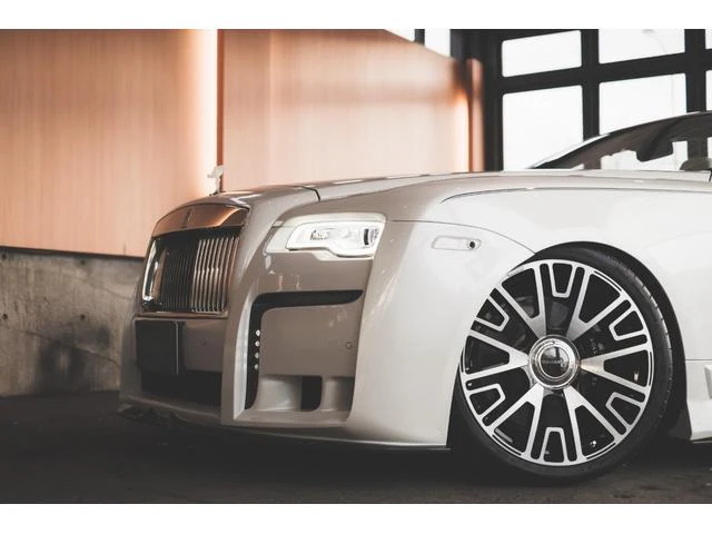 Rolls-Royce DAWN 16