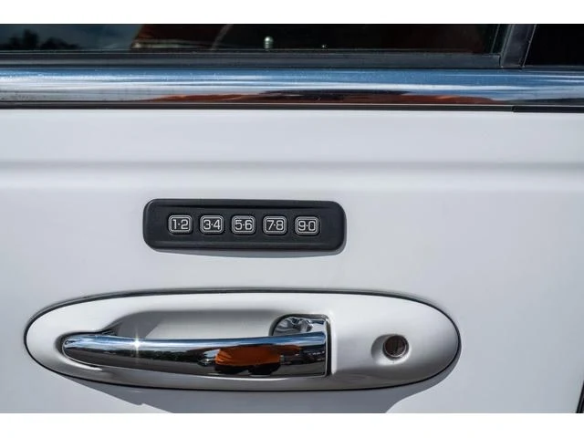 Lincoln LIMOUSINE 8